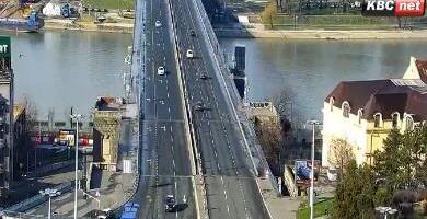 REDAK PRIZOR NA BEOGRADSKIM ULICAMA U JUTARNJEM ŠPICU: Totalna pustinja, na ulici nema žive duše! GSP saobraća po nedeljnom redu vožnje (FOTO)