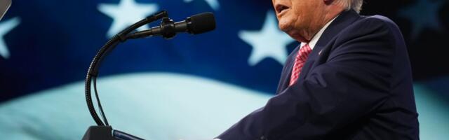 Tramp žestoko isprozivao Makrona: "Još se oporavlja od ženinog udarca. Baš se loše ponaša prema njemu"