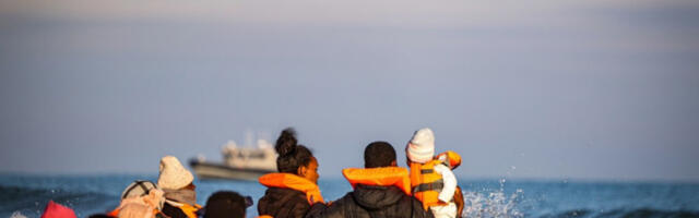 Две жене страдале, 16 повређено приликом покушаја мигранта да пређу Ламанш
