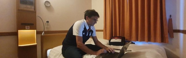 Novinari RTS ne znaju šta ih je snašlo, ni krivi ni dužni, u Tokiju sede zatvoreni u sobama kao u zatvoru