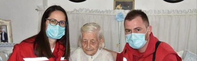 NAJSTARIJA ŽENA U SRBIJI JE ČUNKUNBAKA ILONKA! Proslavila je 107. rođendan, a posle revakcine mladima je ODALA TAJNU DUGOVEČNOSTI