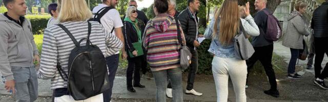 Članovi ASNS iz Kragujevca krenuli na protest u Beogradu (VIDEO)