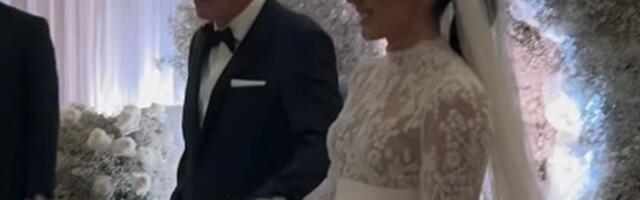 Mladu do oltara otpratio otac, ona blista: Supruga Troickog podelila emotivan trenutak sa venčanja Lasla Đerea