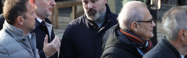 Vučić, Stanković, Veljko Paunović ispratili Terzićevog oca: Pogledajte ko je sve došao na sahranu (FOTO GALERIJA)