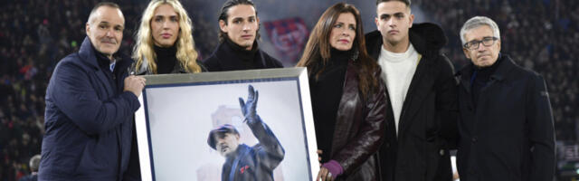 POTRESNO! MIHINA DECA DELE ISTU FOTOGRAFIJU: Svi su odali poštu tati na ovaj način (FOTO)