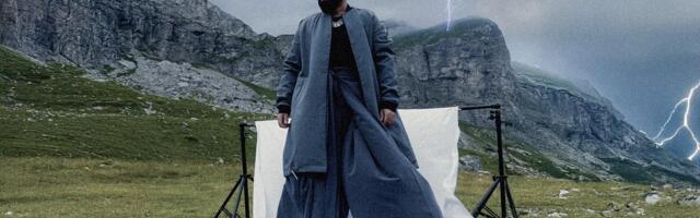 "ŽIVEO SAM PORED GROBLJA I RADIO U PICERIJI" Pevač završio školu za kuvara, a onda ga je slava bacila u anksioznost: Plašio sam se ljudi...