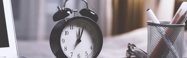 SAT OTKUCAVA, ALI JOŠ NIJE KASNO – REGISTRUJ SE SADA I ČEKAJU TE BONUSI SVAKOG DANA!