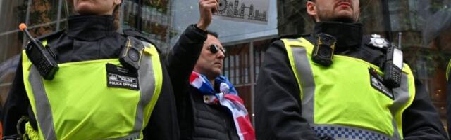 SVI ALARMI POPALJENI U ENGLESKOJ! Demonstranti ustali protiv vlade: Stotine hiljada ljudi krenule ka Dauning stritu!