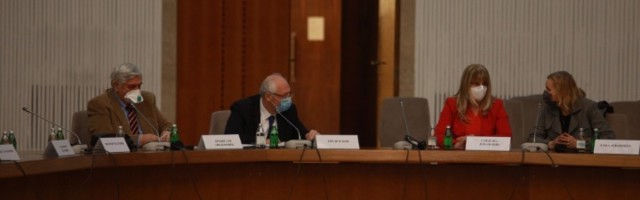 Od ponedeljka rade bašte kafića i restorana, tržni centri od srede