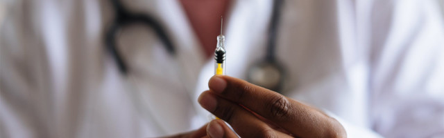 Antivakseri varaju ljude i zgrću milione na tome