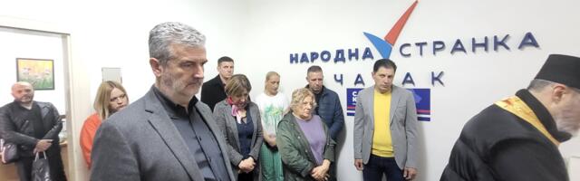 Radojević presekao slavski kolač pa opleo po Vučiću