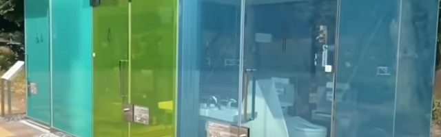 Mnogi prolaznici ne znaju o čemu se radi, gledaju u čudu: U Japanu predstavljeni providni javni toaleti (VIDEO)