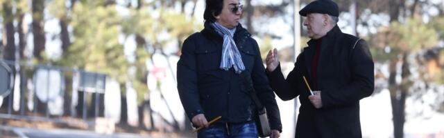 Pevač je više od 40 godina na estradi, sad priznao da obožava da se farba: "Ja sam beo skroz..."