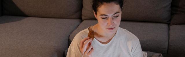 Mlađe generacije skoro nikad ne kuvaju, a ovo je glavni razlog: Naručuju hranu skoro svakog dana