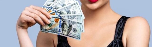 Bez stida i kočnica: Starcu uzela 70.000 evra, krila pare u zidu i častila ljubavnika autom