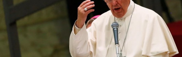 PAPA FRANJA OSUDIO NEREDE U AMERICI, PA NAJAVIO: Vakcinisaću se, etički je primiti vakcinu!