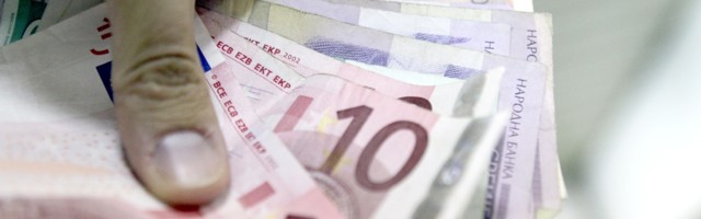 Srednji kurs dinara 117,57 za evro