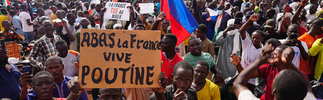 Dole Francuska, živeo Putin!