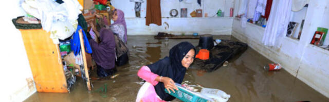 Скоро 1.000 мртвих у азијским поплавама: војске Шри Ланке и Индонезије у спасилачким мисијама