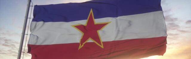 ZA ZIMSKIM OLIMPIJSKIM IGRAMA SE VIJORILA JUGOSLOVENSKA ZASTAVA! Isplivale šokantne fotografije - slavni šampion se slikao sa fanovima, a onda... FOTO