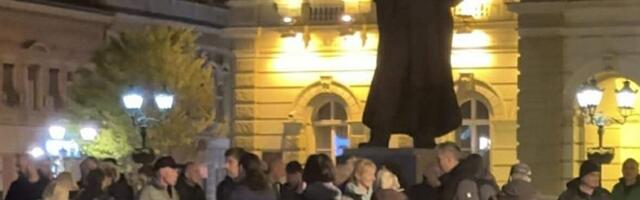 VIDEO: Poraz Orbana se slavi i u Novom Sadu