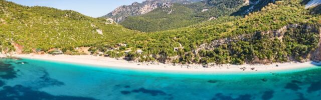Stroge mere na plaži u Grčkoj koju vole mlađi turisti iz Srbije: Ko ovo ubuduće bude radio platiće kaznu!