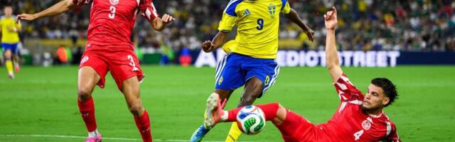 Zlatan se smeje na ovo pitanje! Ibrahimović brutalno iskren o zvezdi Mundijala: “Švedska je sa Isakom drugačiji tim!” /VIDEO/