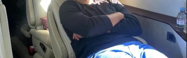 IZUO PATIKE, OBUKAO MALI ŠORTS I MAJICU PA SE ZAVALIO: Pogledajte kako se baškari Bogdan Bogdanović, UŽIVA! (FOTO)