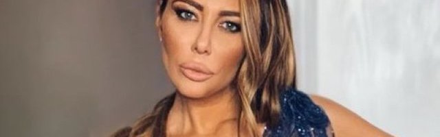 ANA NIKOLIĆ IMA DVOJNICU i to na ESTRADNOJ SCENI? Sličnost je NEVEROVATNA - uverite se i sami! (FOTO)