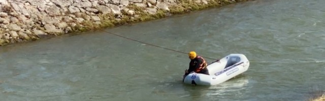 TRAGEDIJA, UTOPIO SE DEČAK (5)! Ispao ocu iz ruku dok su pokušavali da pređu reku, meštane probudili jauci usred noći