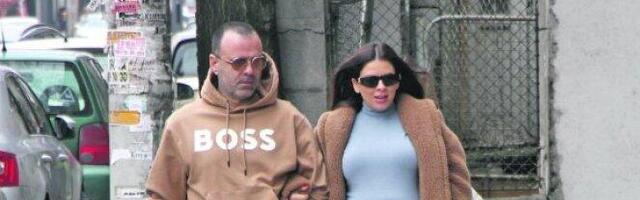 PAPARACO! Ana Sević pred porođajem OTIŠLA NA KONTROLU KOD LEKARA