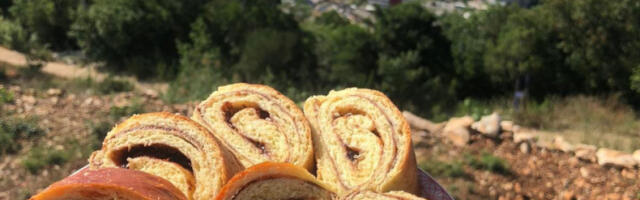 RECEPT za sladokusce: Domaća štrudla sa džemom od šljiva