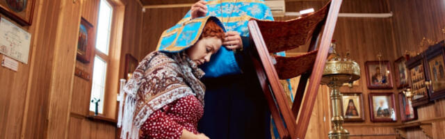 KOJA JE RAZLIKA IZMEĐU DUHOVNIKA I DUHOVNOG OCA? Protojerej Vladimir Vorobjev poručuje: „Jedan vas ispoveda, drugi vas direktno vodi ka spasenju“