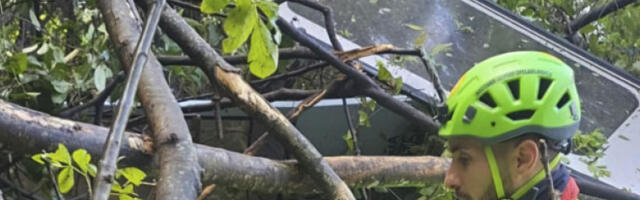 Број погинулих у несрећи на жичари у Италији повећао се на четири, једна особа тешко повређена