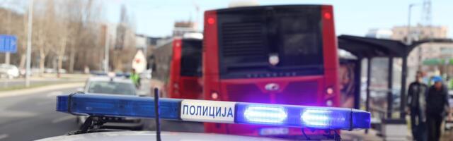 DOKLE VIŠE? Autobus pokosio stajalište u Nišu: Samo jedan skok delio je tinejdžera od tragedije na Trošarini!