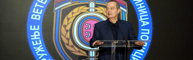 DAČIĆ OTVORIO IZLOŽBU O GENERALU STEVANOVIĆU Ministar istakao da istorija našeg naroda obiluje primerima velikog herojstva