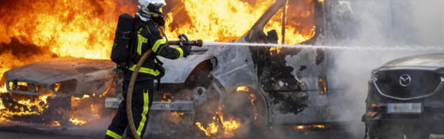 На паркингу бивше касарне запаљени одузети аутомобили криминалних кланова