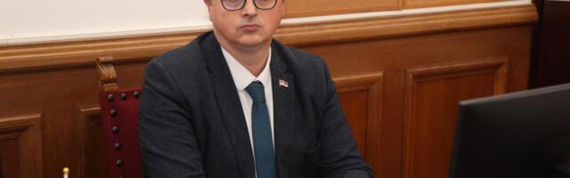 UGLJEŠA MRDIĆ UPOZORIO GRAĐANE: Blokaderi ne prijavljuju skupove, jer žele da izazovu incidente!