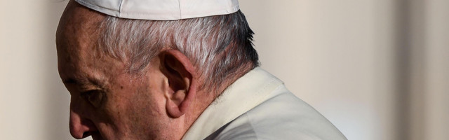 Papa pozvao lidere da novac za oružje iskoriste za pandemiju