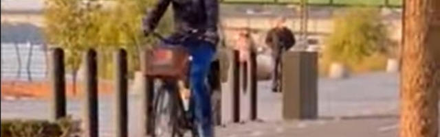 KAO SAV NORMALAN SVET! Novak u društvu supruge i dece vozio bicikl kraj Save! (VIDEO)