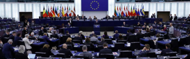 Посланици који подржавају Фон дер Лајен у ЕП блокирали расправу о корупцијском скандалу