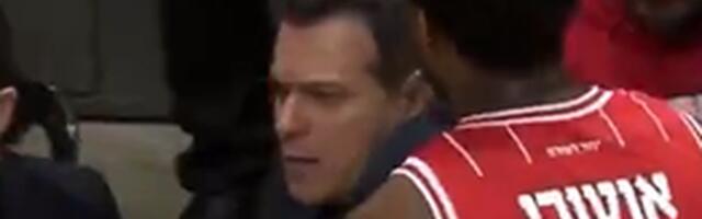 Itudis kakvog nismo videli do sad: Grčki trener hteo da bije sudije, njegovi igrači i pomoćnici jedva sprečili tuču! /VIDEO/