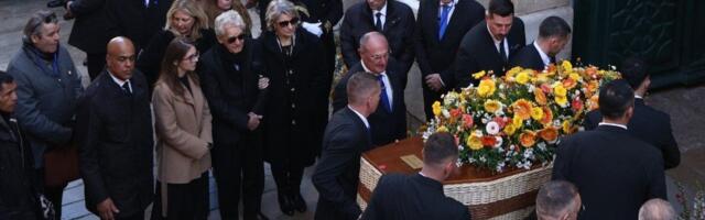 Poslednji ispraćaj filmske dive: Mnogo poznatih ličnosti na sahrani; "Za mene je Brižit Bardo Francuska" (FOTO)