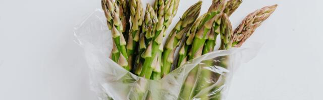 Sezona špargli je počela, a evo zašto treba da ih jedete (svaki dan)
