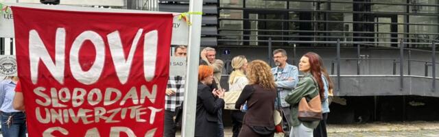 VIDEO Senat odlučuje o izboru u zvanje profesora Mihića: Ispred Rektorata kolege, studenti i građani