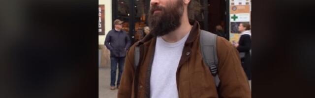 Pitali prolaznika da li je srećan, pa se POKAJALI (VIDEO)