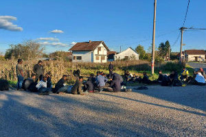 Сукобили се мигранти код Козарске Дубице, има повређених