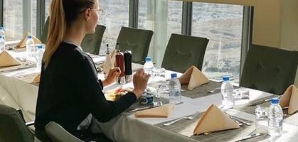 "POGINUO JE TU, NEŠTO GA JE VUKLO DA OSTANE" VODITELJKA NA IVICI SUZA O PORODIČNOJ TRAGEDIJI: "Naizdržavala sam se"