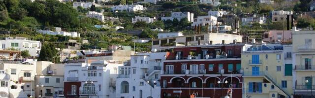 Italijansko ostrvo uvodi kaznu za agresivno nagovaranje turista