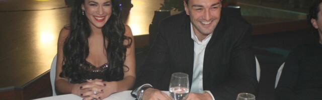 Glumica iz "Selo gori, a baba se češlja" KRILA MUŽA, RODILA TREĆE DETE, PA SVE BACILA U REBUS: Svi se pitaju da li porodica Petronijević DOBIJA ČETVRTO ČUDO! (FOTO)